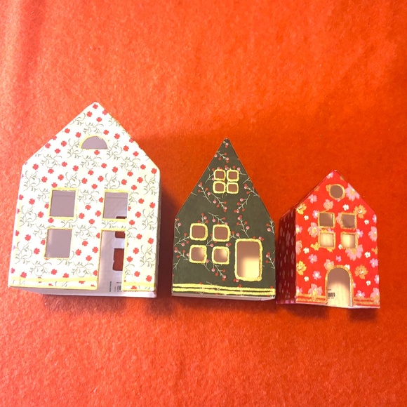 Christmas village papier-mâché 3 cardboard houses set NEW - Picture 3 of 12